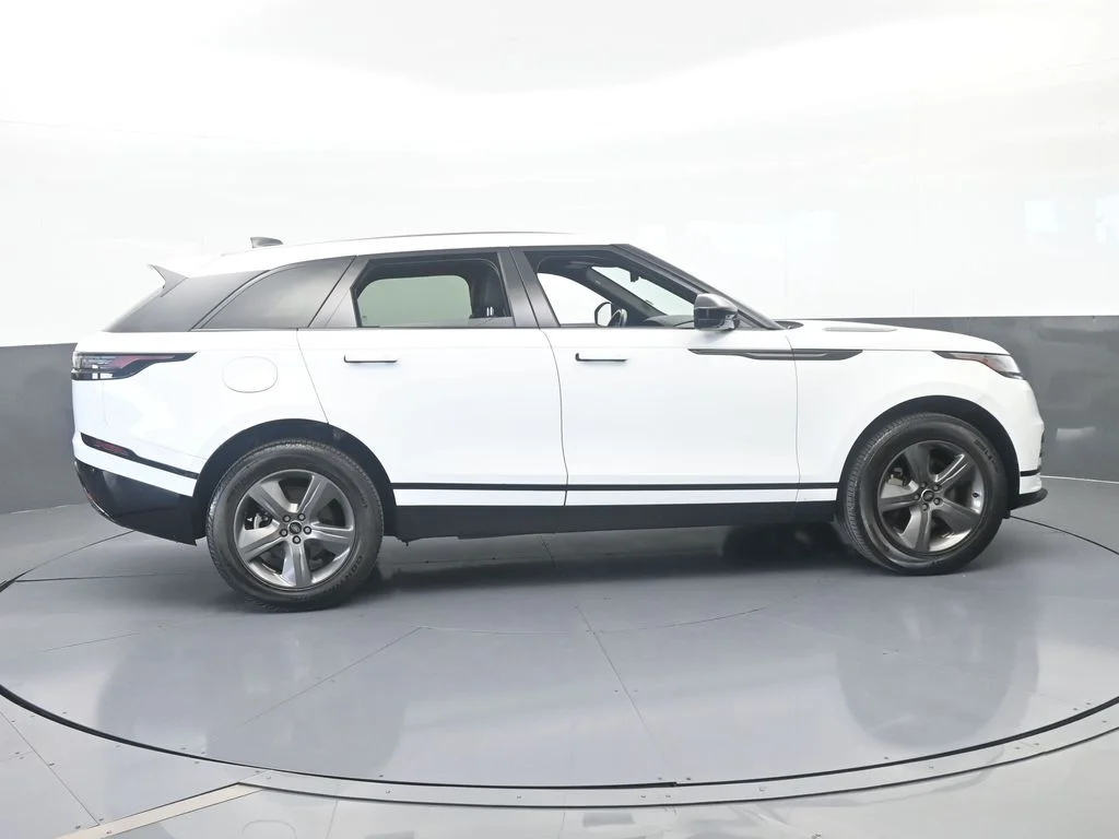 Used 2025 Gray Land Rover Dynamic SE image 7