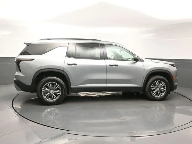 Used 2025 Gray Chevrolet LT image 8