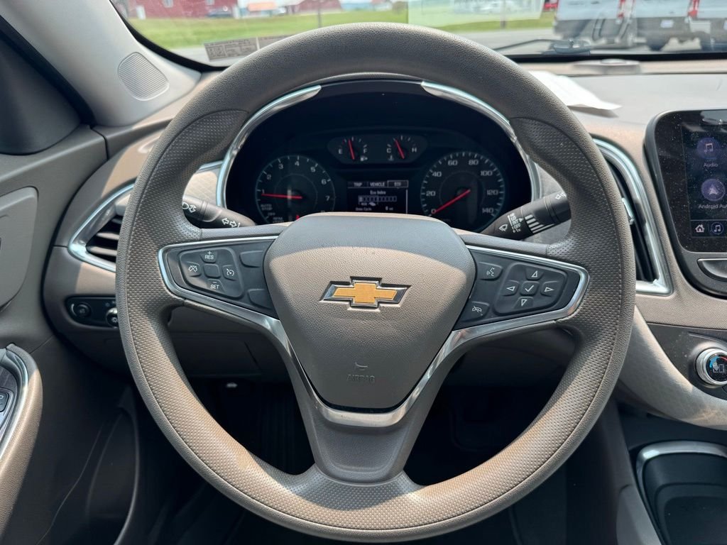 Used 2019 Summit White Chevrolet LT image 15