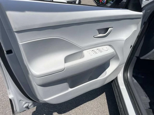 Used 2025 Gray Hyundai SEL image 17