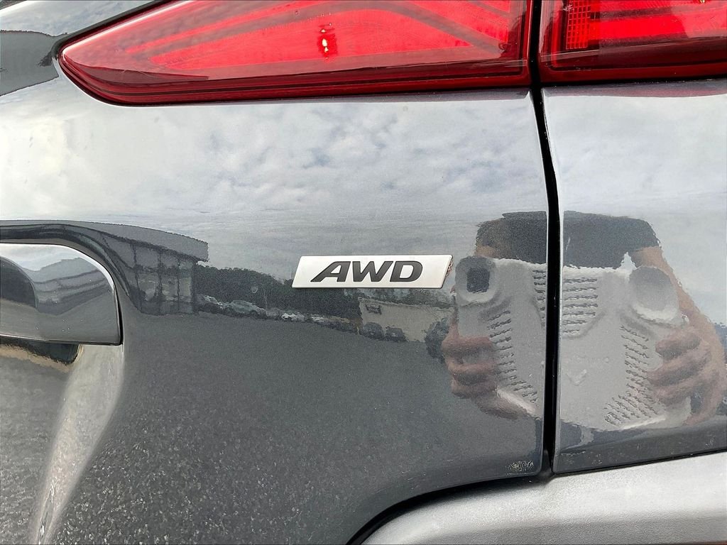 Used 2019 Gray Hyundai SE image 25