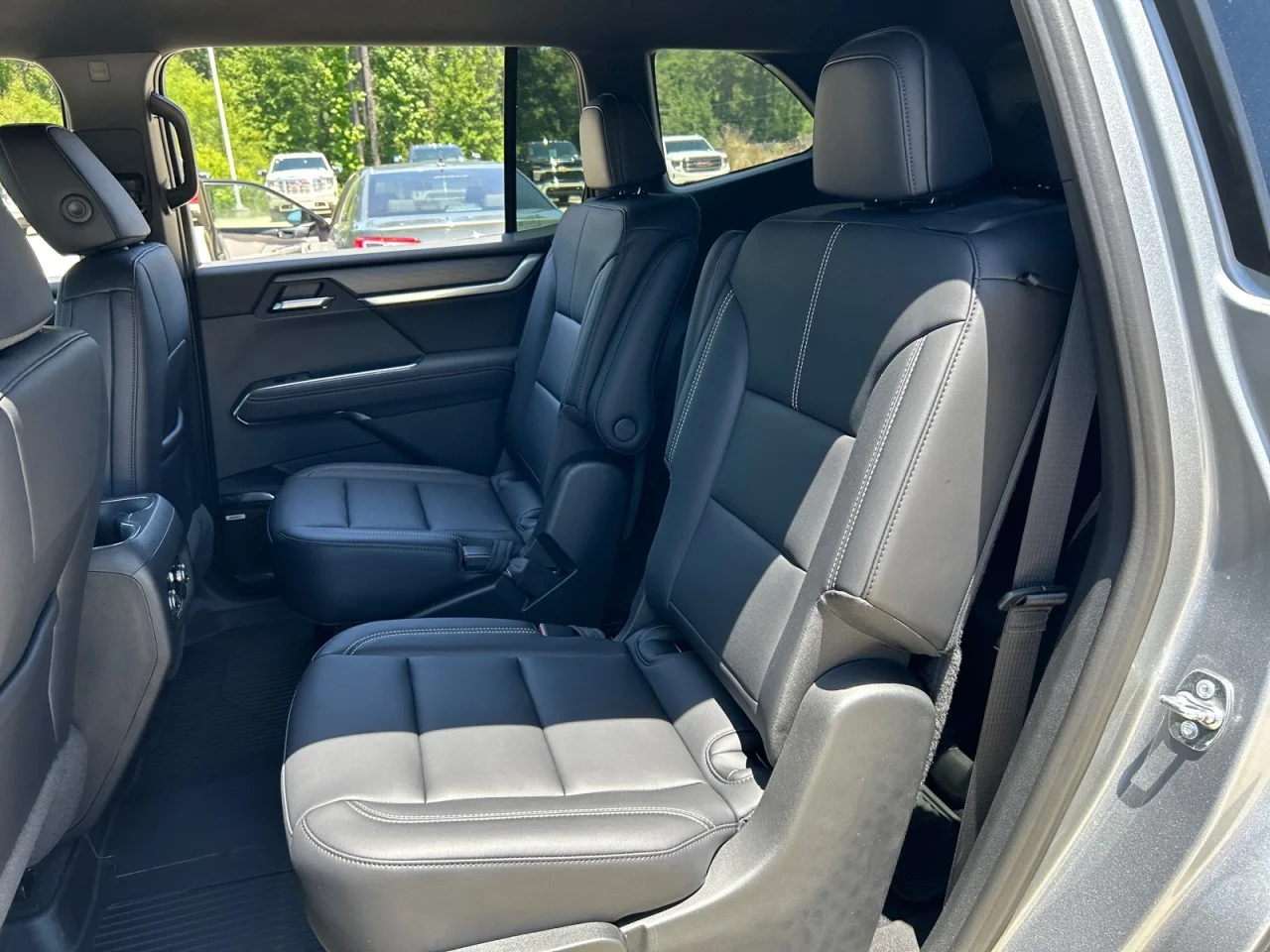 New 2026 Sterling Metallic GMC Elevation image 17