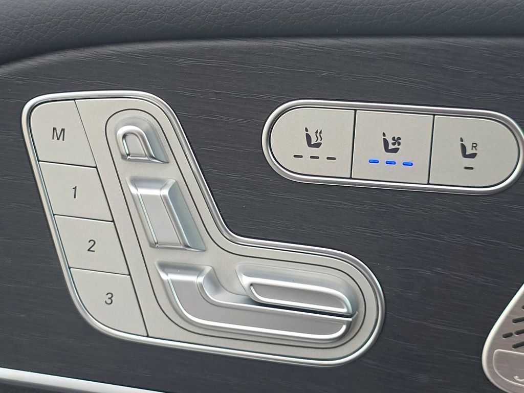 New 2026 MANUFAKTUR Moonlight White Magno Mercedes-Benz GLE 450 image 45