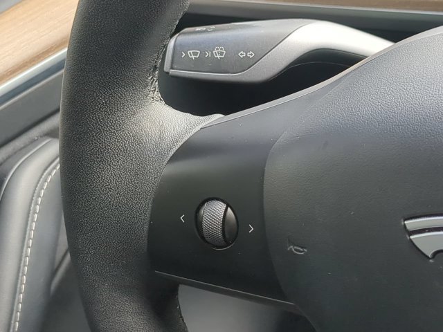 Used 2023  Tesla Performance image 29