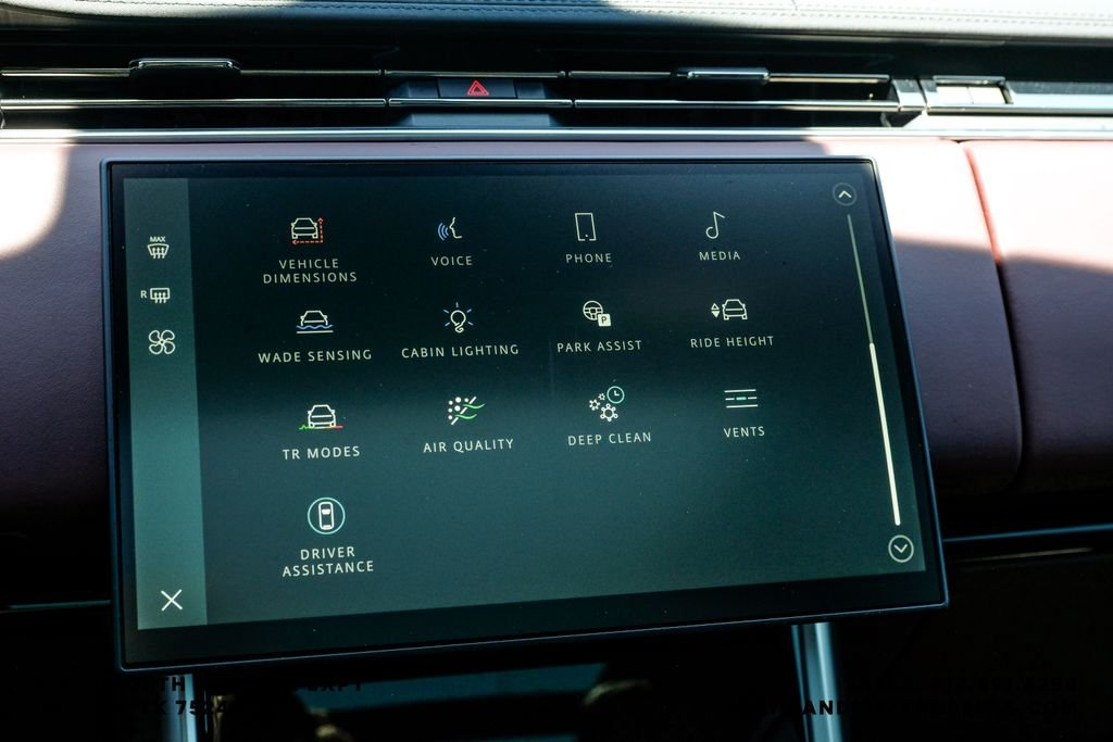 New 2026 Santorini Black Metallic Land Rover SE image 35