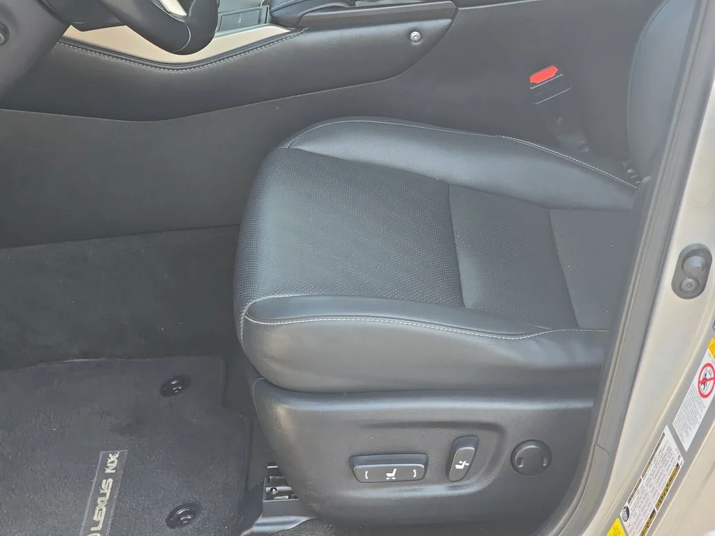 Used 2015 Silver Lexus 200t image 32