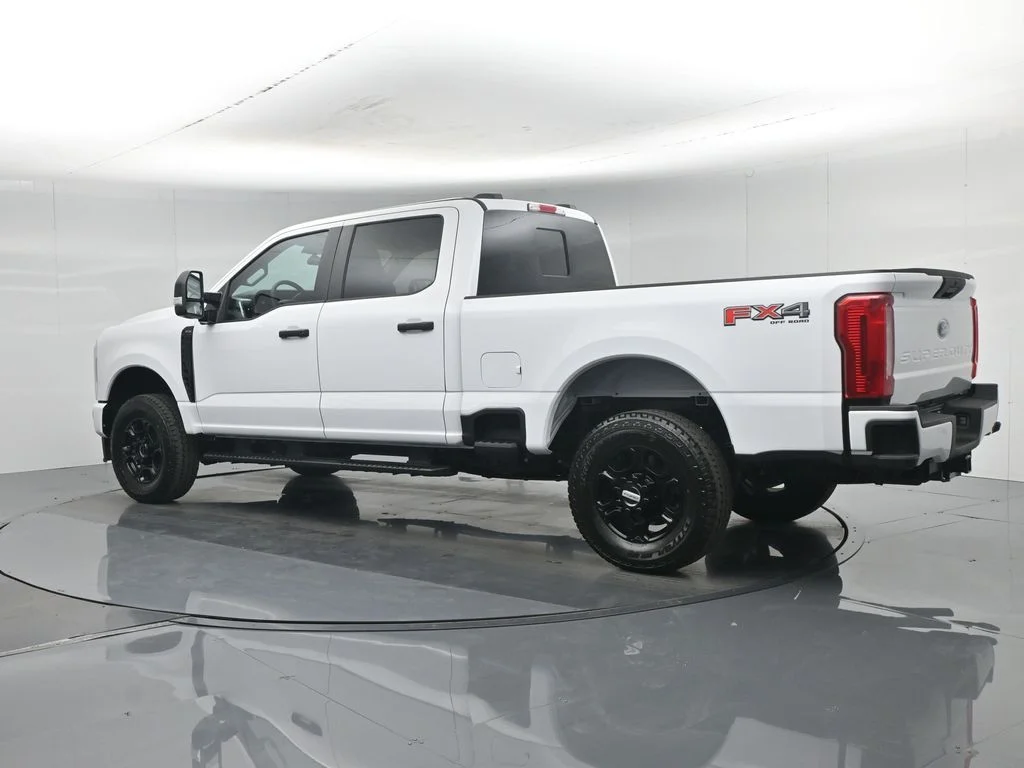 New 2026 Oxford White Ford XL image 6