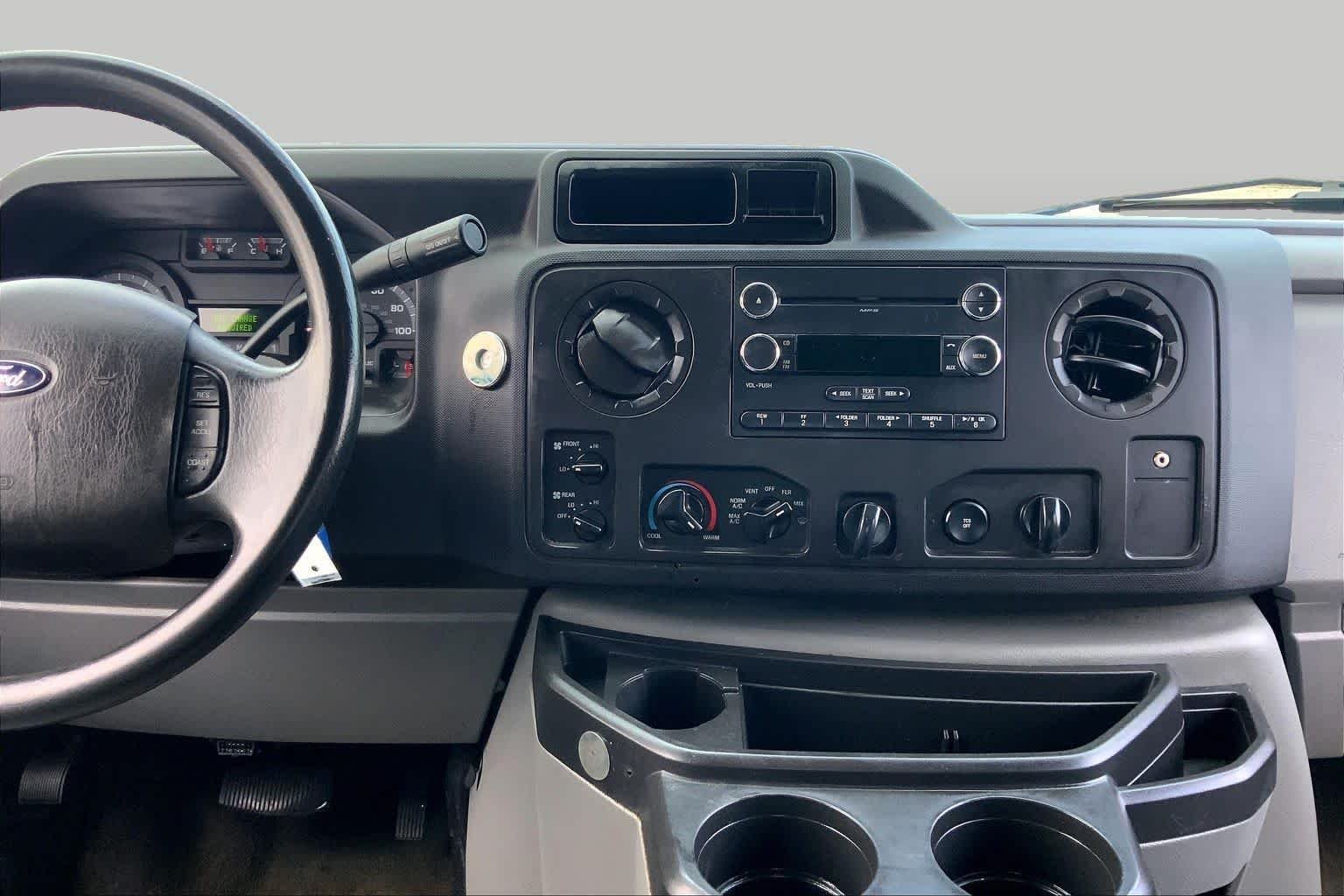 Used 2014 Oxford White Ford XLT image 7