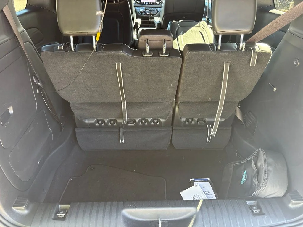 Used 2023 Black Chrysler Touring L image 29