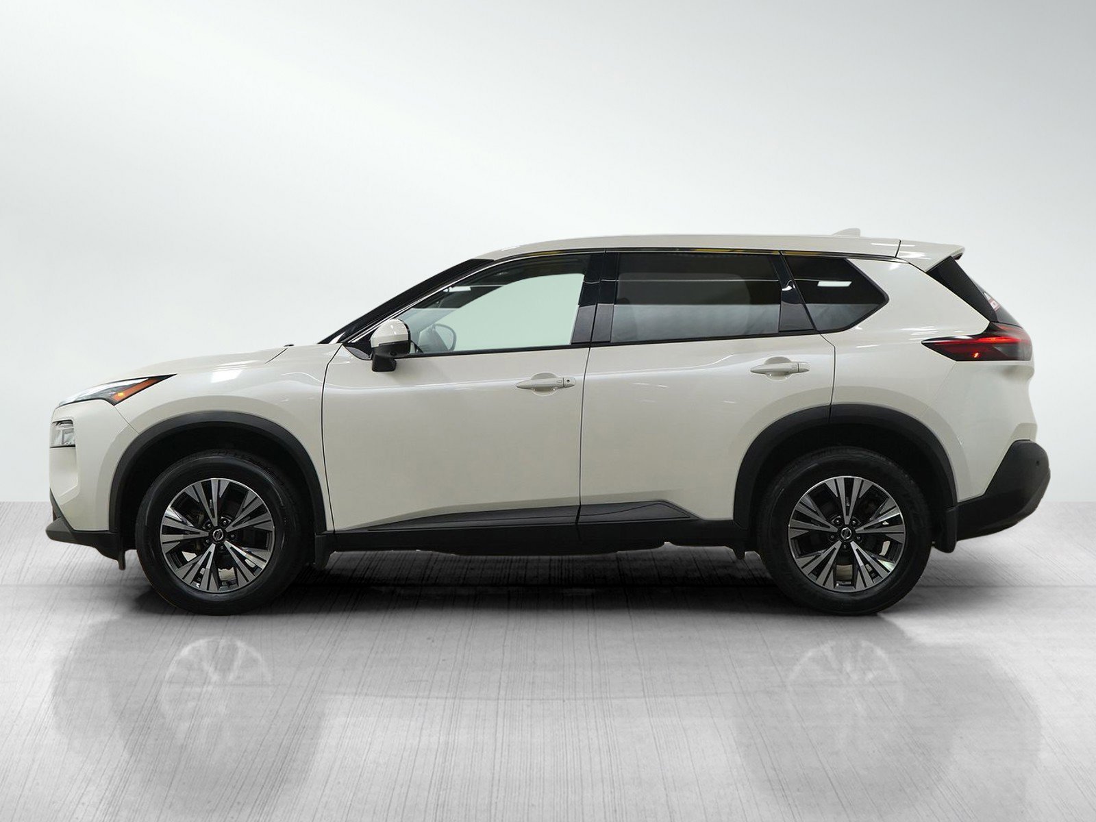 Used 2021 Nissan Rogue SV with VIN JN8AT3BB1MW207757 for sale in Minneapolis, Minnesota