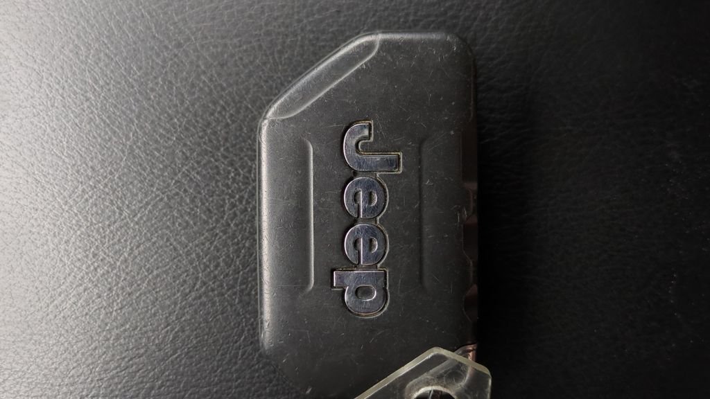 Used 2021  Jeep Unlimited Willys image 21