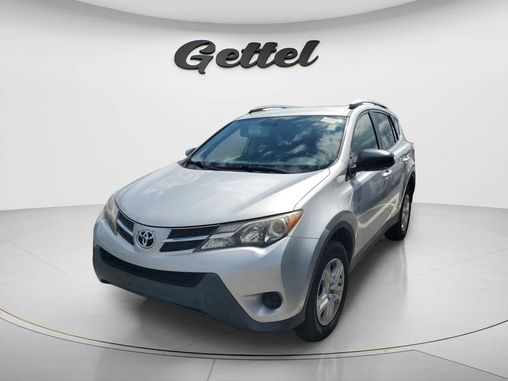2015 Toyota RAV4 LE AWD's photo