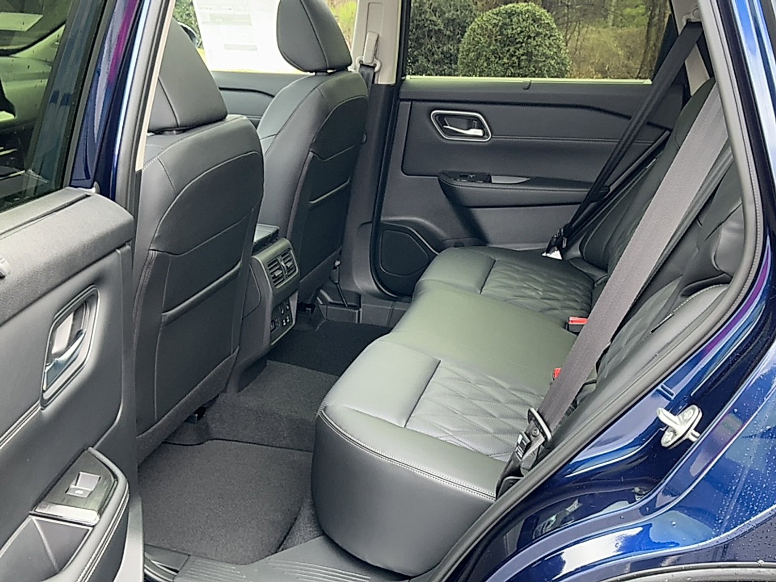 New 2026 Deep Ocean Blue Pearl Nissan Platinum image 15