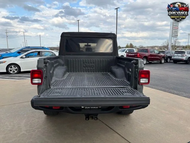 Used 2022 Gray Jeep Rubicon image 20