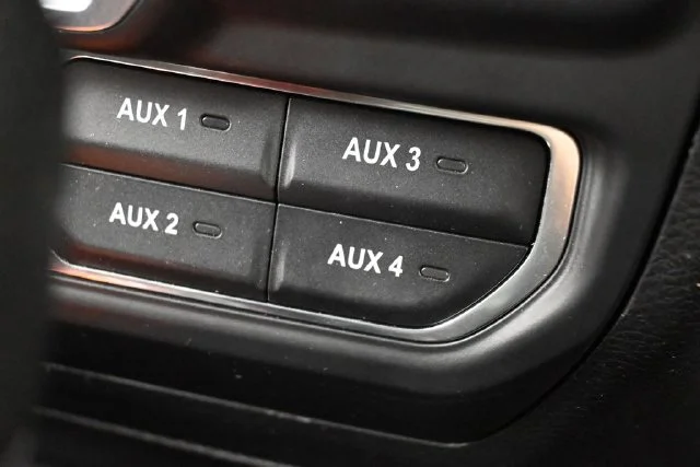 Used 2021 Blue Jeep Mojave image 28
