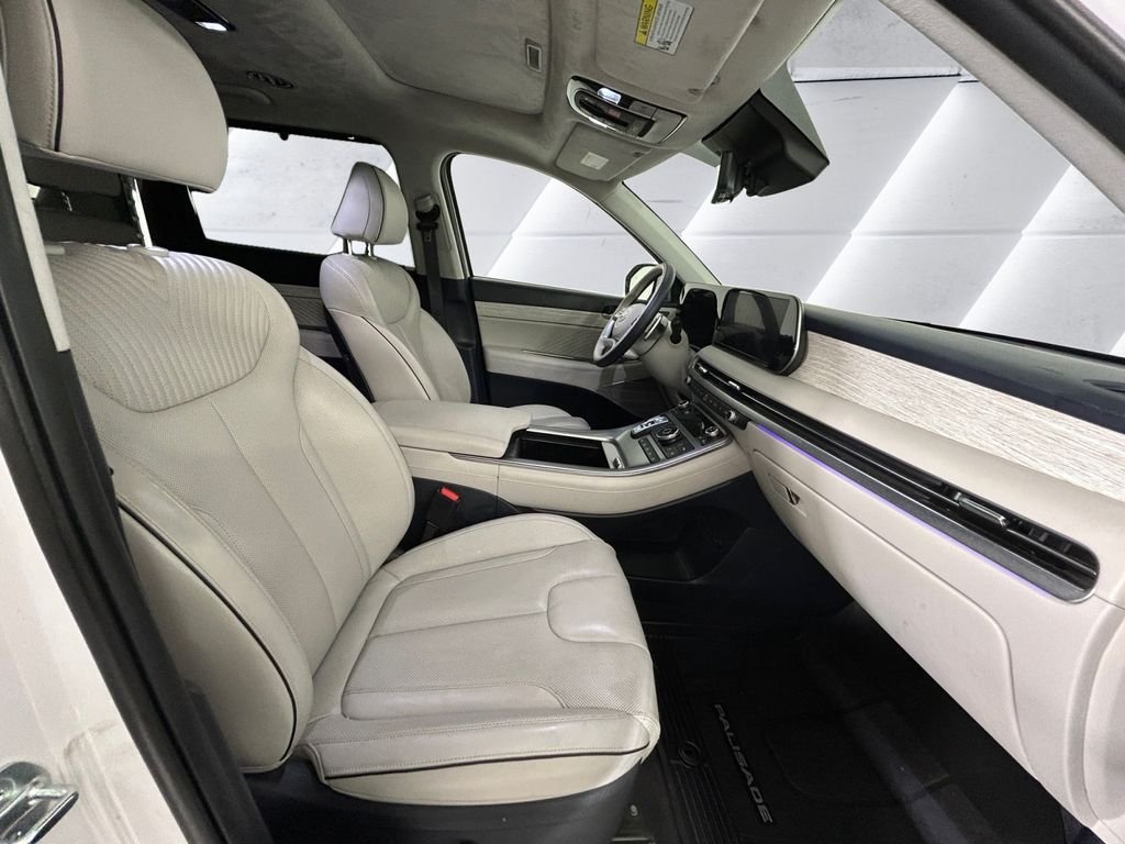 Used 2025 White Hyundai Calligraphy image 13