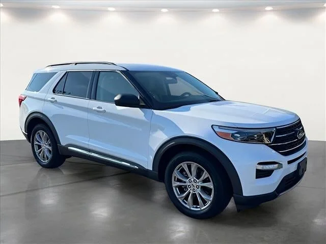 Used 2020 White Ford XLT image 2