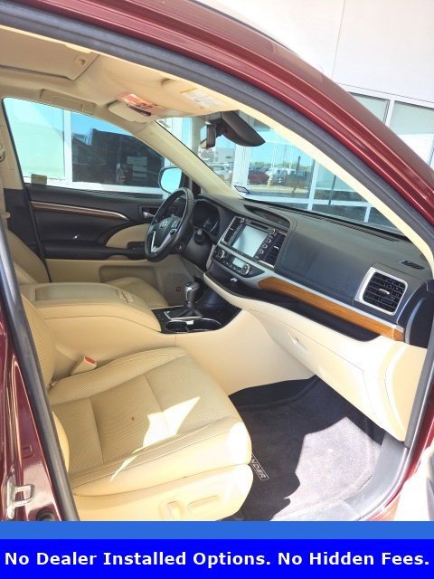 Used 2018 Ooh La La Rouge Mica Toyota Limited image 9