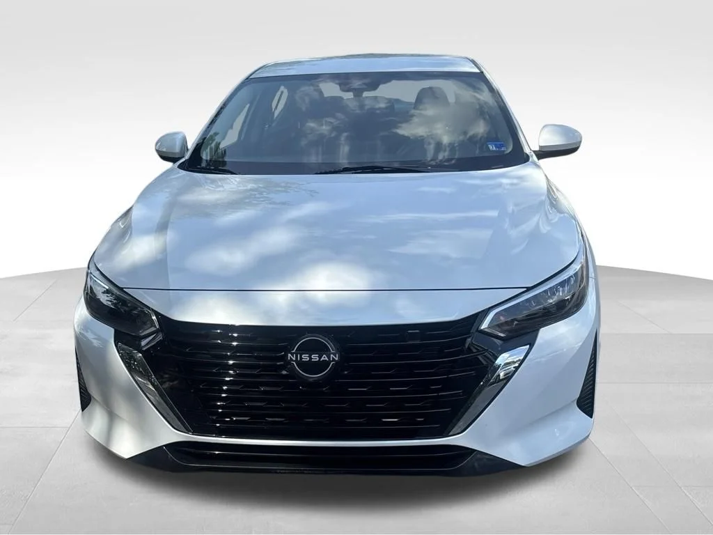 Used 2025 White Nissan SV image 4