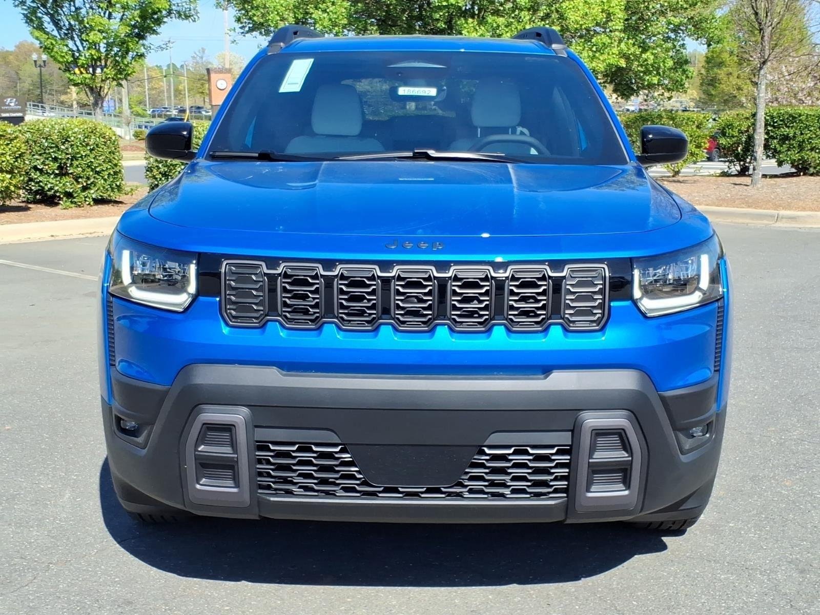 New 2026 Hydro Blue Pearl-Coat Exterior Paint Jeep  image 12