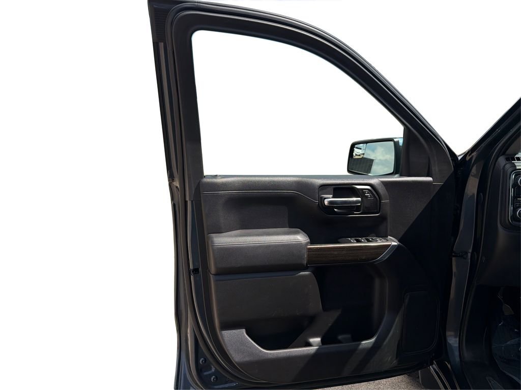 Used 2020 Shadow Gray Metallic Chevrolet LT image 20