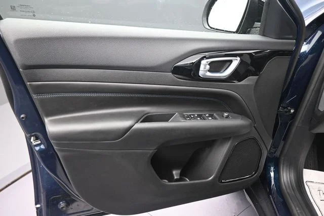 New 2026 Fathom Blue Pearl Coat Jeep Latitude image 26