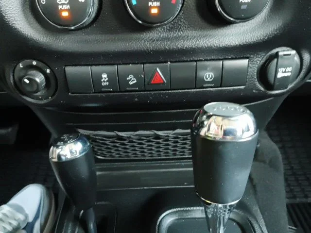 Used 2018 Black Jeep Unlimited Sahara image 21