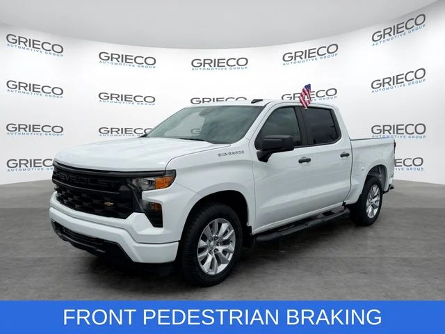 Used 2022 White Chevrolet Custom image 3
