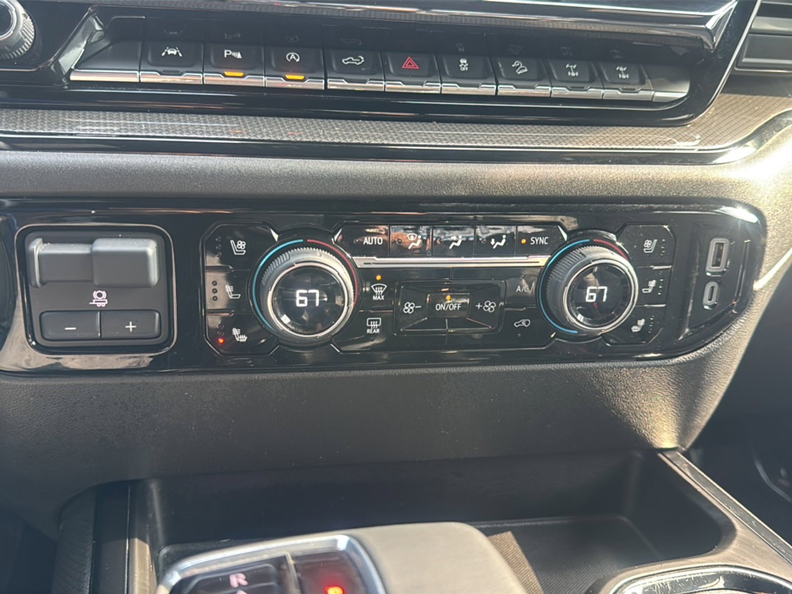 2024 Chevrolet Silverado 1500 ZR2 - Photo 38