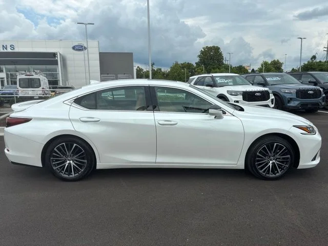 Used 2024 Eminent White Pearl Lexus 350 image 10