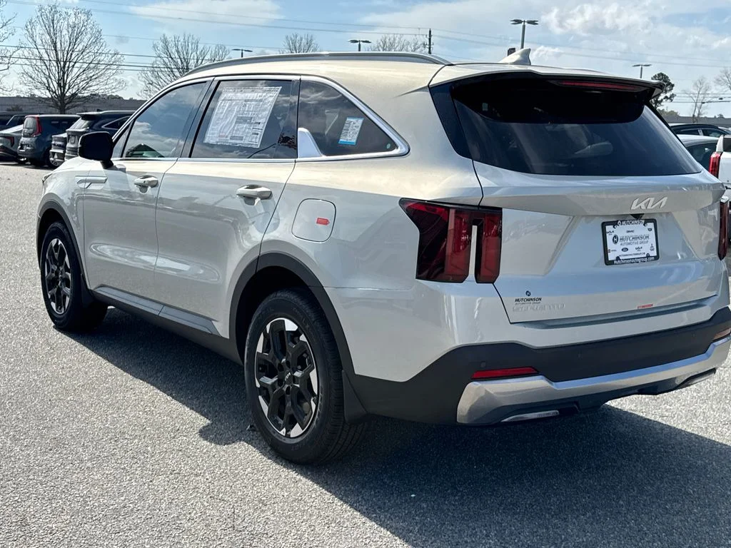 New 2026 Ivory Silver Kia S image 5
