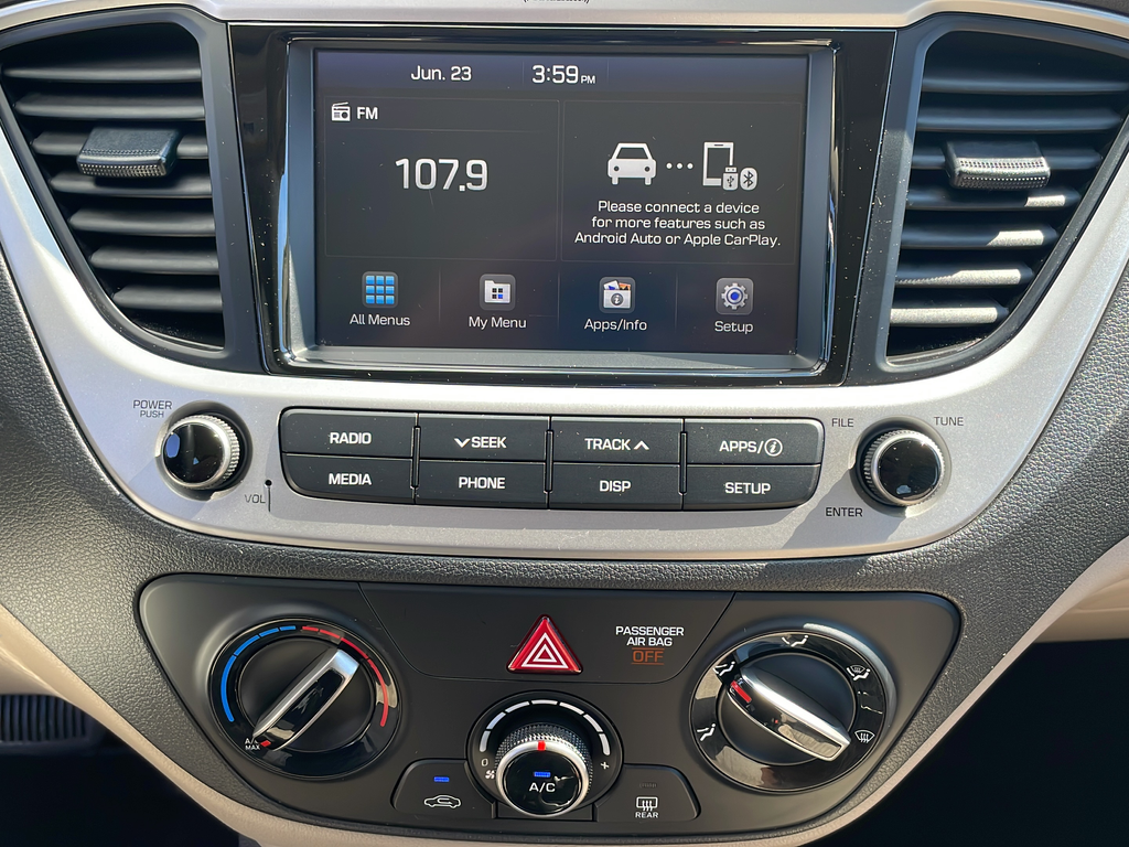 Used 2022 White Hyundai SEL image 32