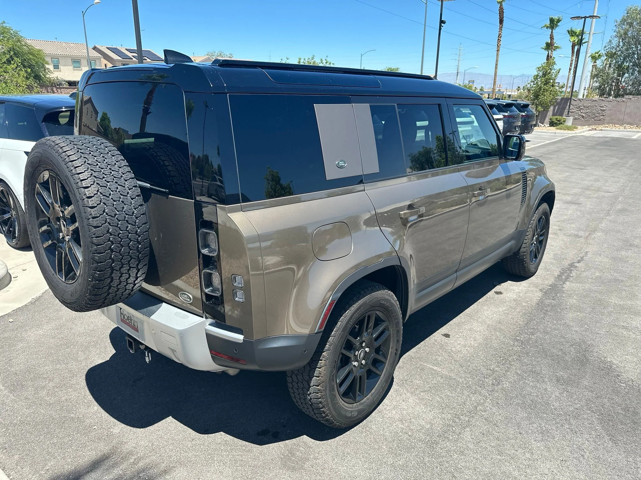 Used 2023 Gondwana Stone Metallic Land Rover S image 2