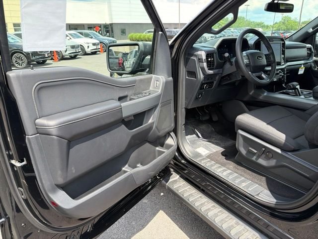 New 2026 Agate Black Metallic Ford XLT image 12