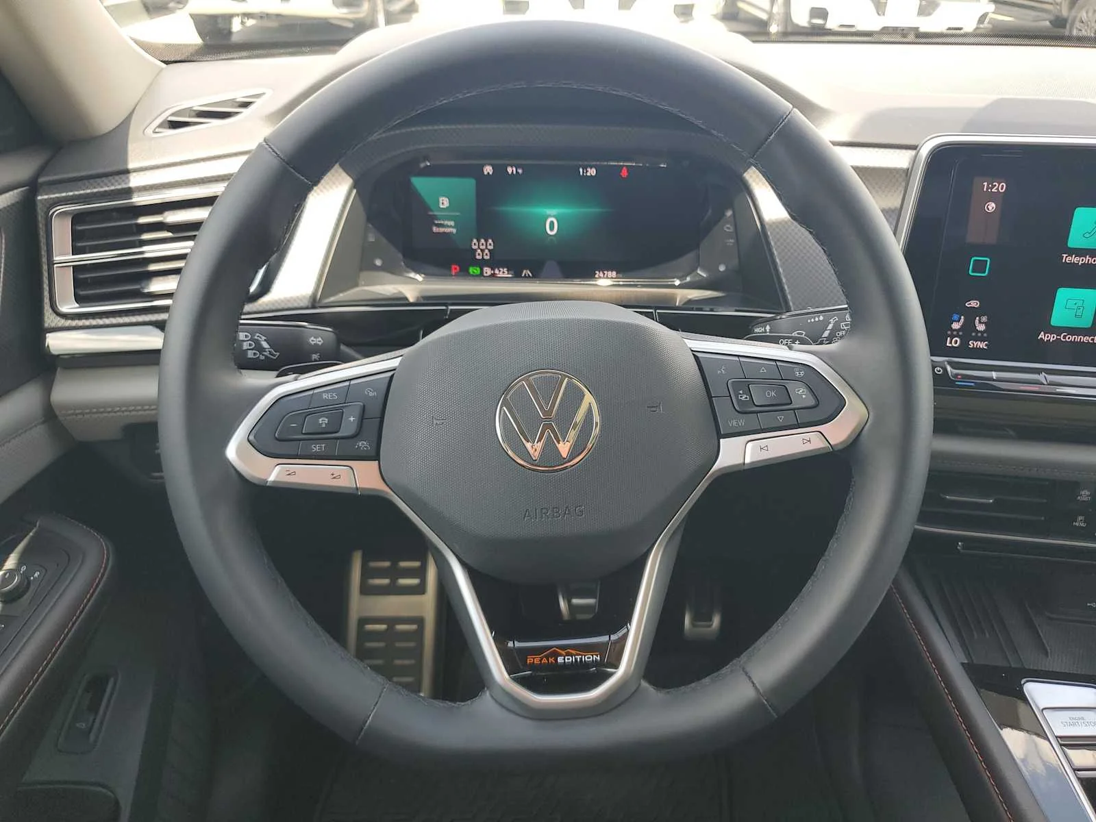 Used 2025 Avocado Green Pearl Gree Volkswagen 2.0T Peak Edition image 16