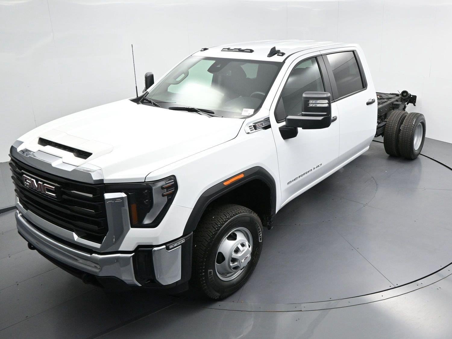 Used 2026 Summit White GMC Pro image 36