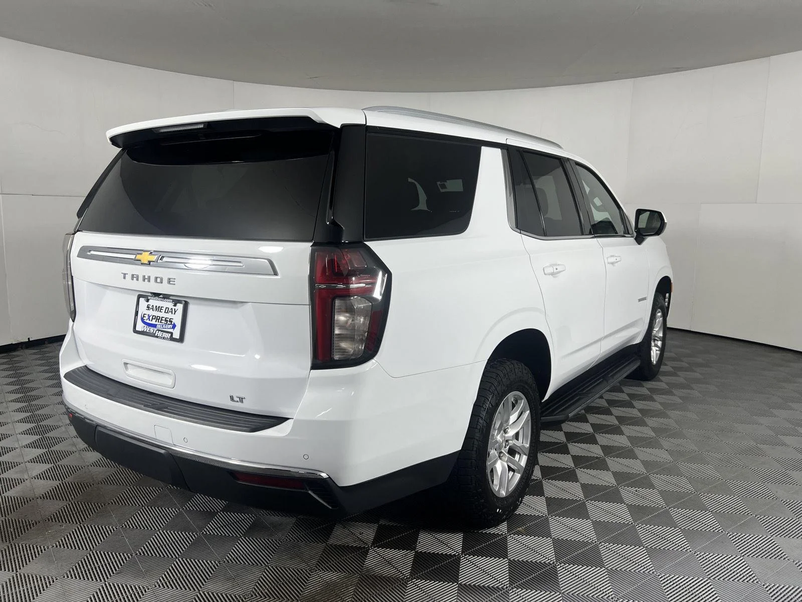 Used 2022 Summit White Chevrolet LT image 5