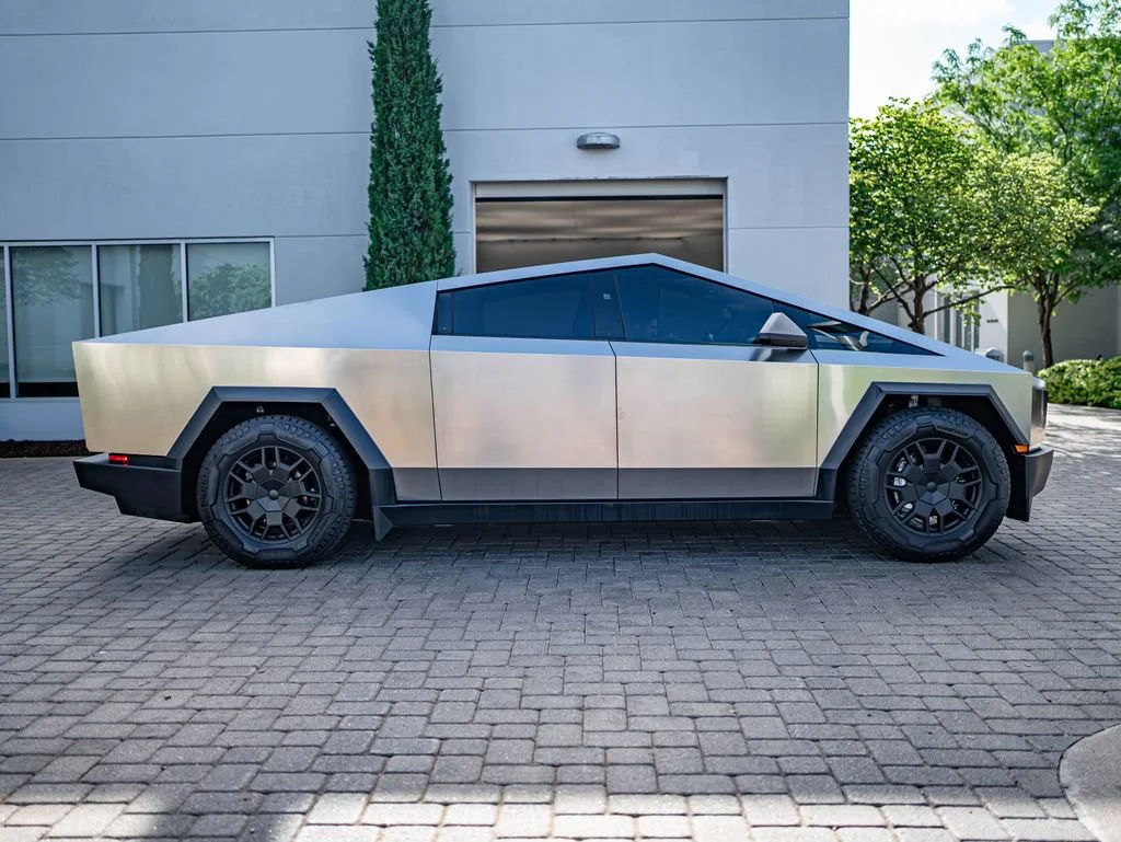 Used 2024 Silver Tesla Foundation Series image 4