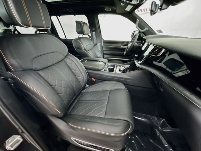 New 2026 Baltic-Gray Metallic Clear-Coat Exterior Paint Jeep Summit Reserve image 30