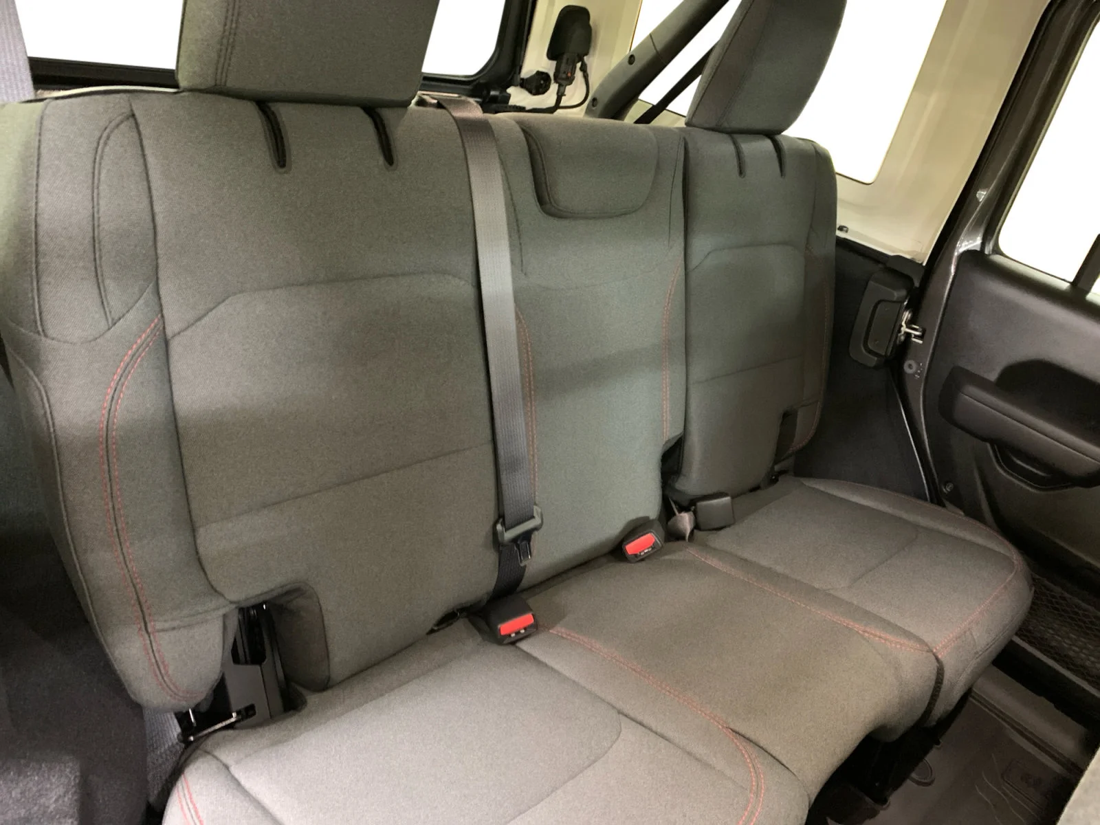 New 2026 Granite Crystal Metallic Jeep Rubicon image 18