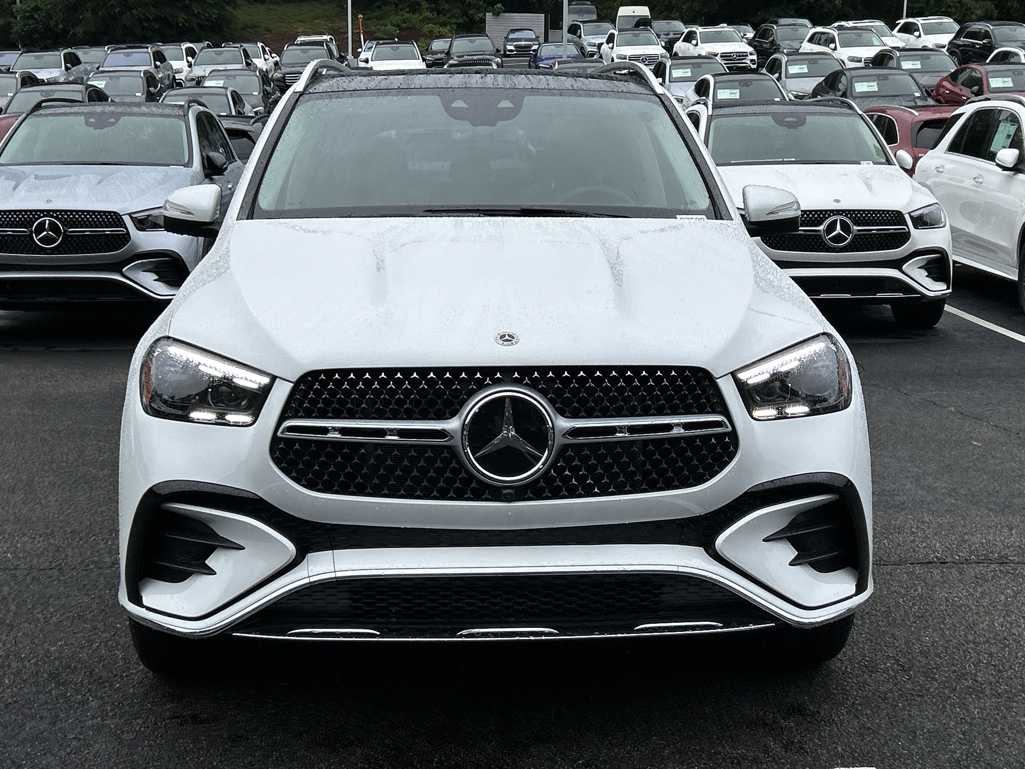 New 2026 MANUFAKTUR Moonlight White Metallic Mercedes-Benz GLE 450 4MATIC® SUV image 3