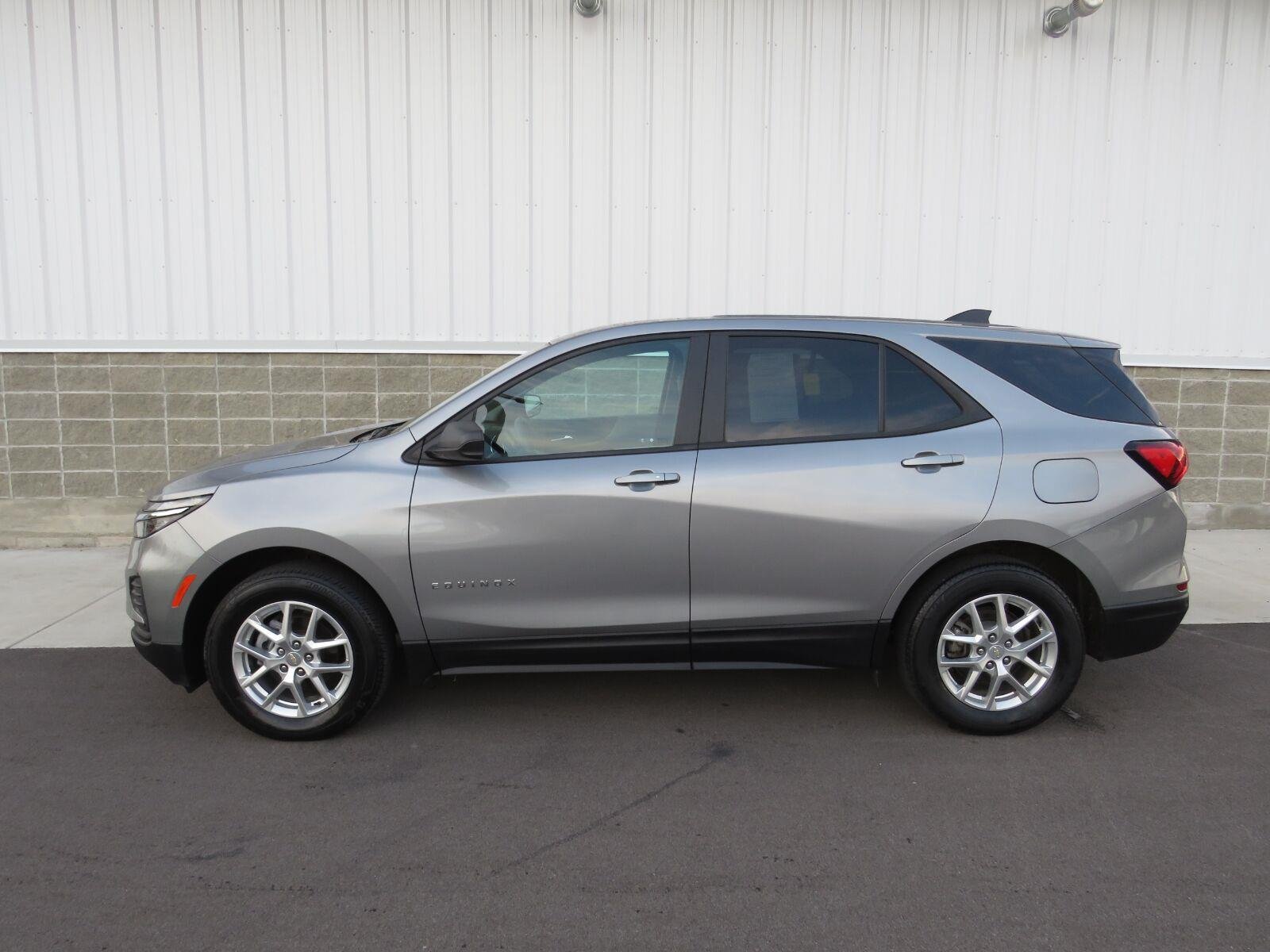 Used 2024 STERLING GRAY METALLIC Chevrolet  image 15