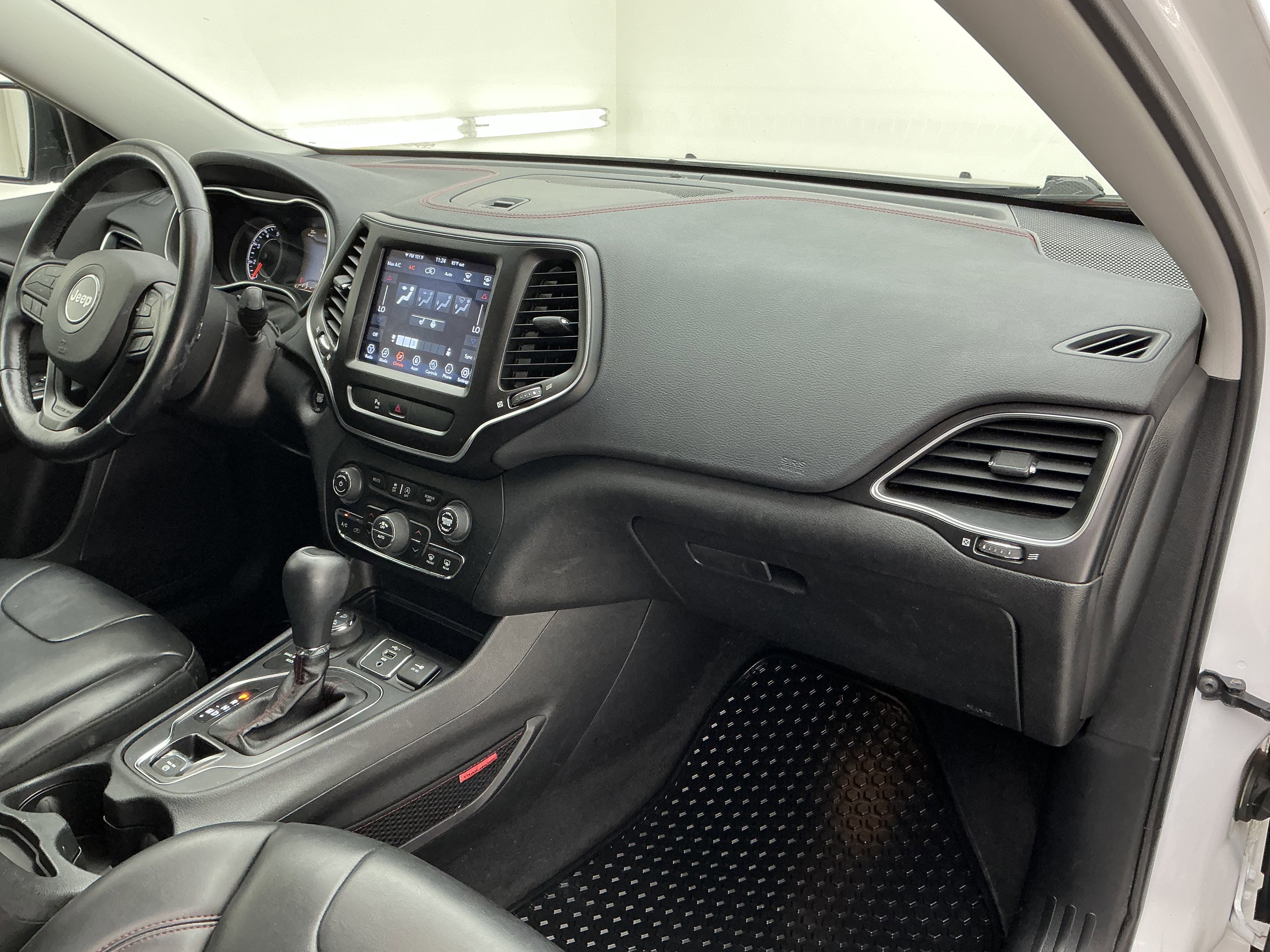 Used 2020 Bright White Clearcoat Jeep Trailhawk image 24