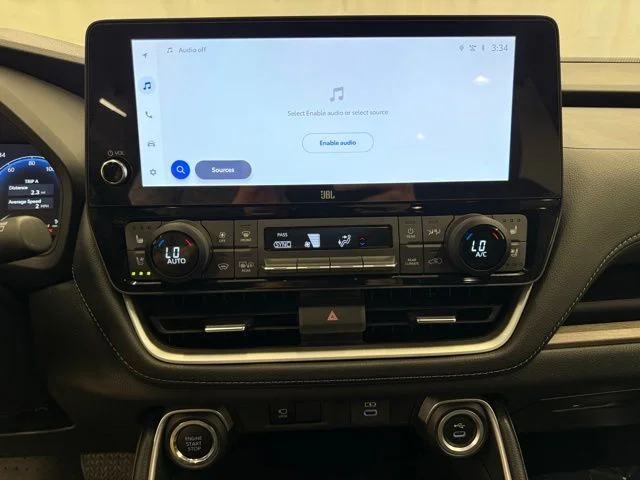 Certified Used 2025  Toyota Limited image 15