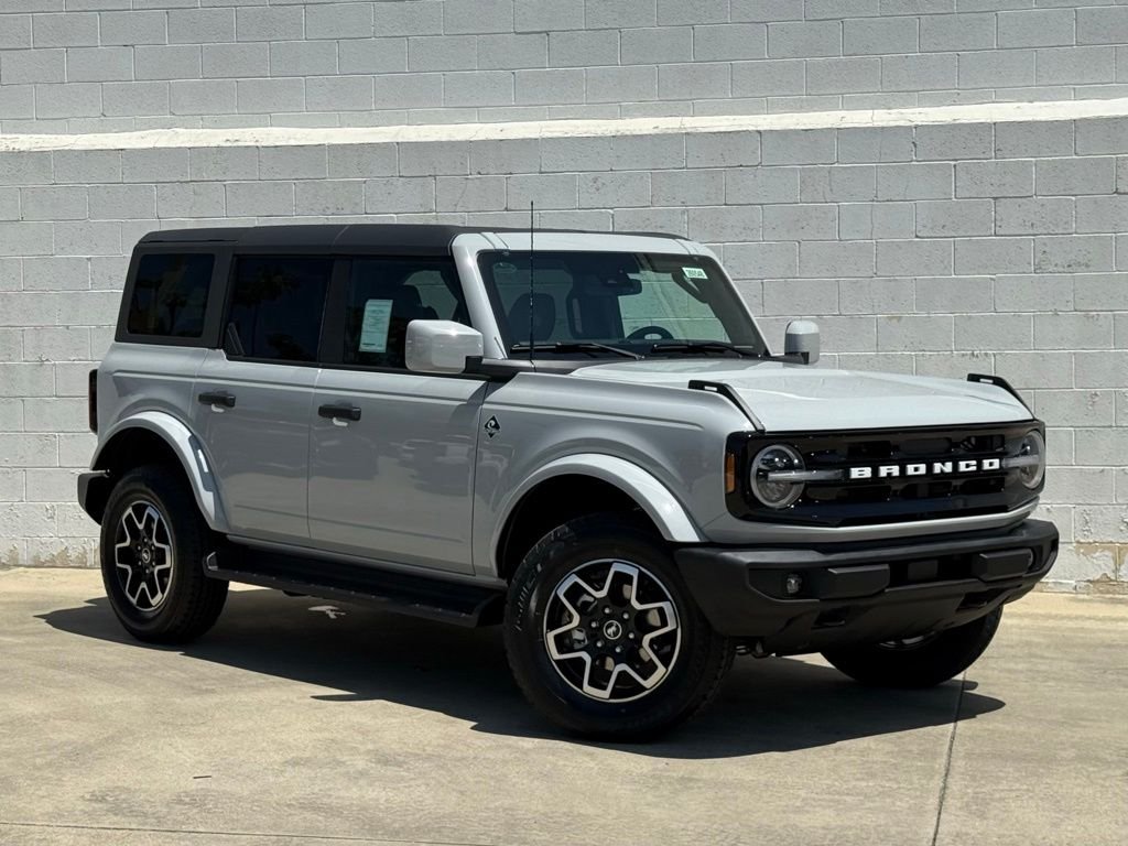 2026 Ford Bronco Outer Banks 4x4's photo