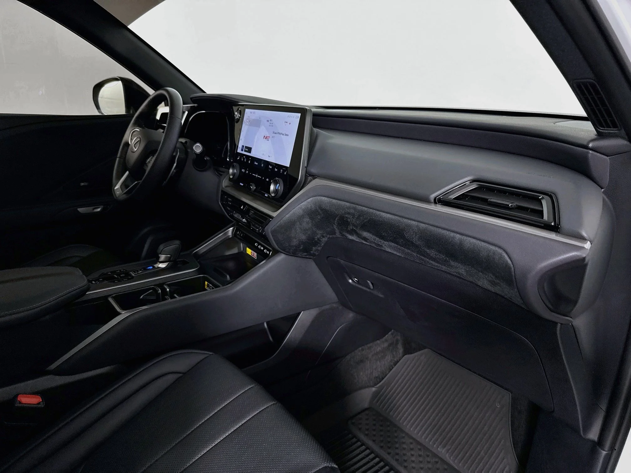 Used 2025 Wind Chill Pearl Lexus 350 F SPORT Handling image 29