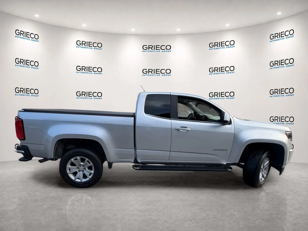 Used 2015 Silver Ice Metallic Chevrolet LT image 8