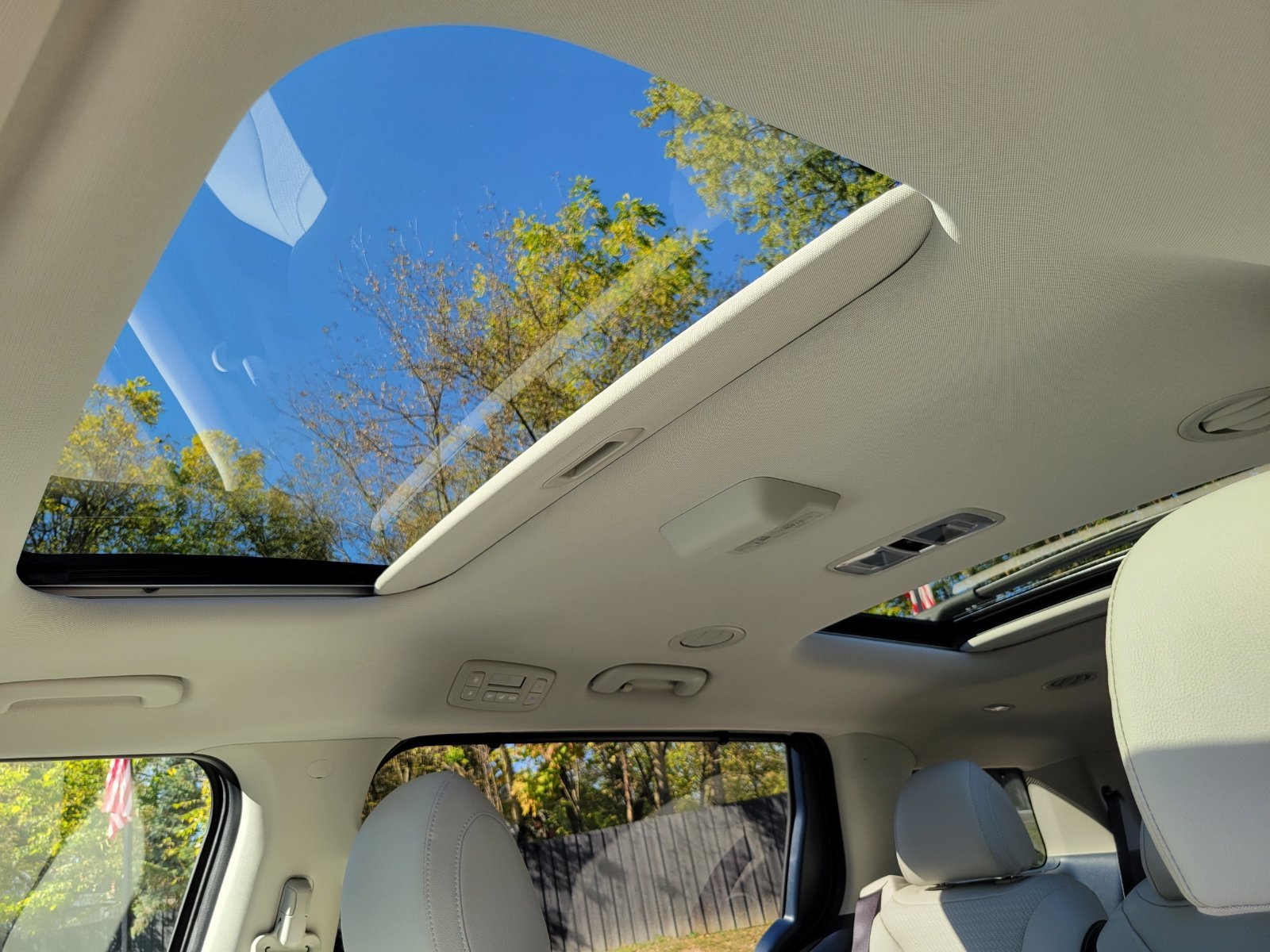 Certified Used 2025 White Kia SX Prestige image 13