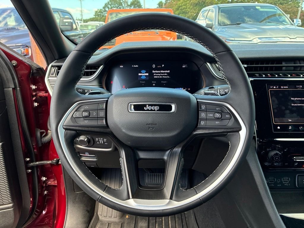 Used 2024 Red Jeep Altitude image 21