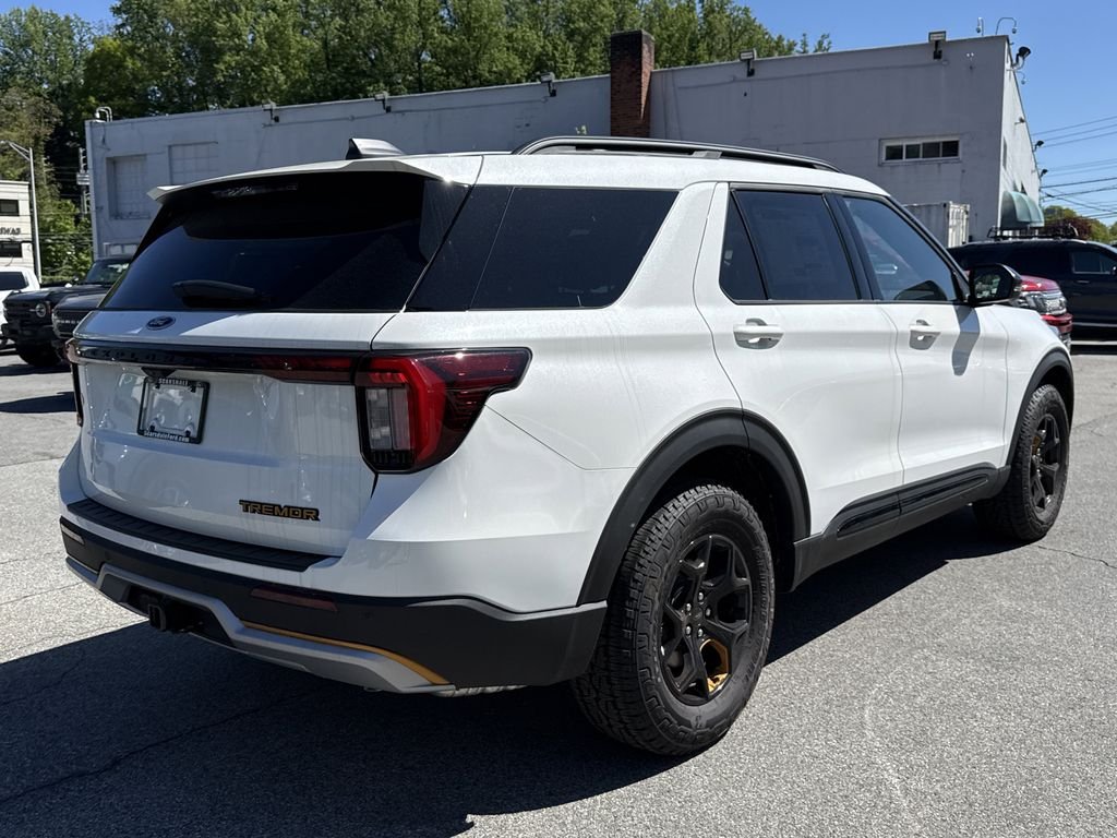 New 2026 Star White Metallic Tri-Coat Ford Tremor® image 4